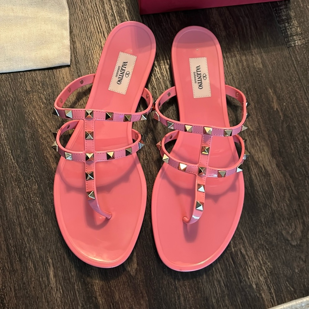 AUTHENTIC Valentino Garavani Rockstud Jelly Flat T strap Sandal size 41 - Picture 2 of 5